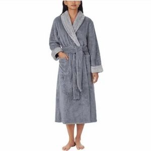Carole Hochman Ladies' Plush Wrap Robe. NWOT